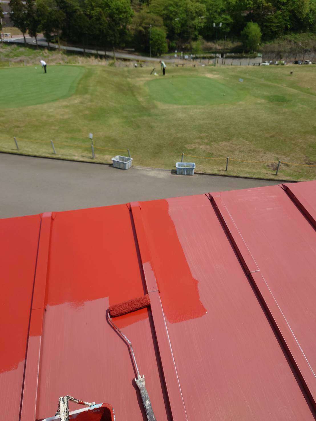 ゴルフ場のアプローチ練習場前のトイレ塗装❕☺