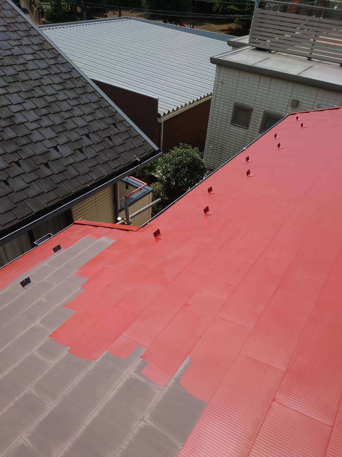 本日屋根の下塗り塗装とジョリパットの下塗り塗装をやりました❕☺