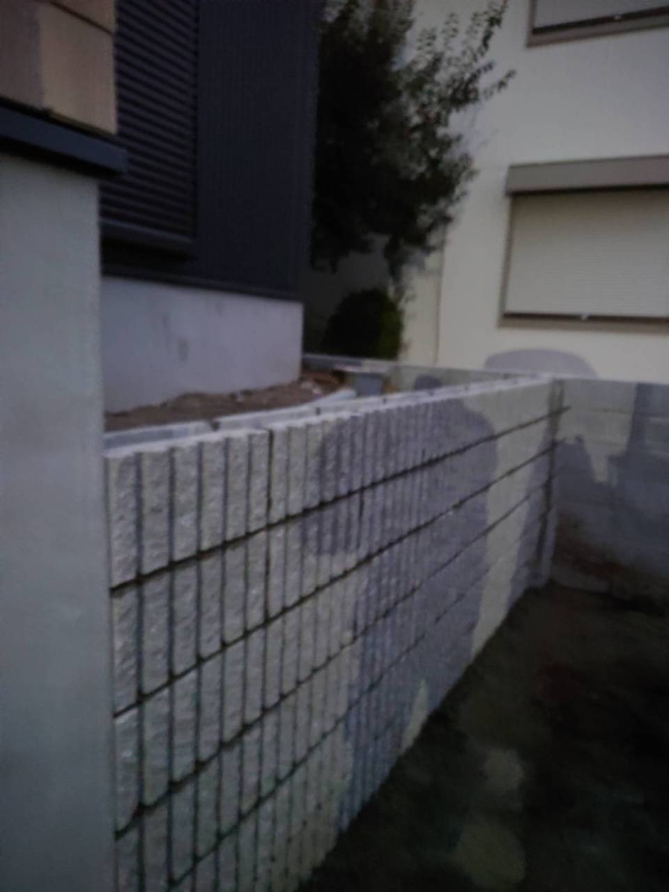 本日は町田市で擁壁ブロックを積んで来ました❕☺