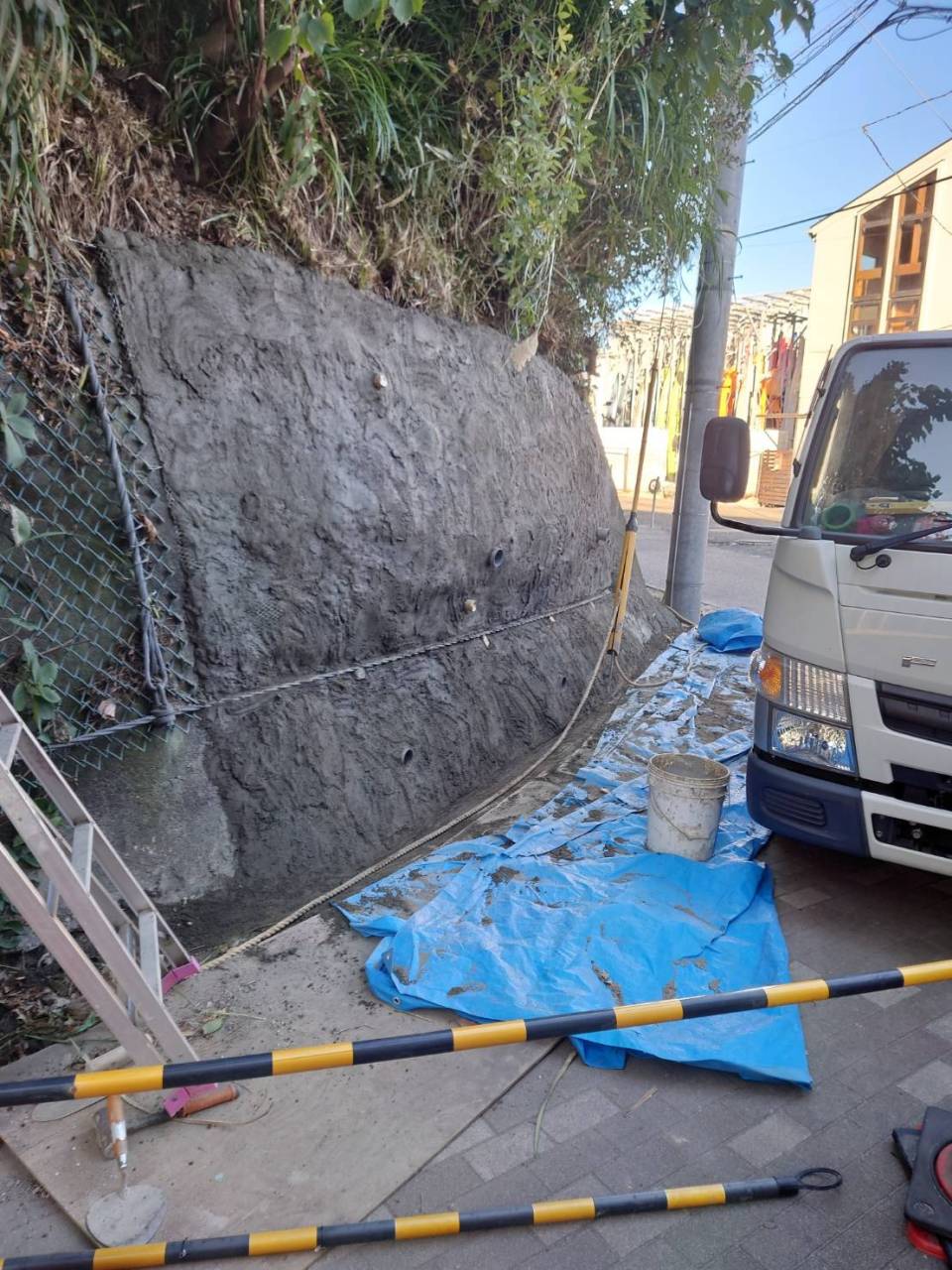 本日も神奈川県の葉山でがけ崩れの修復工事❕☺