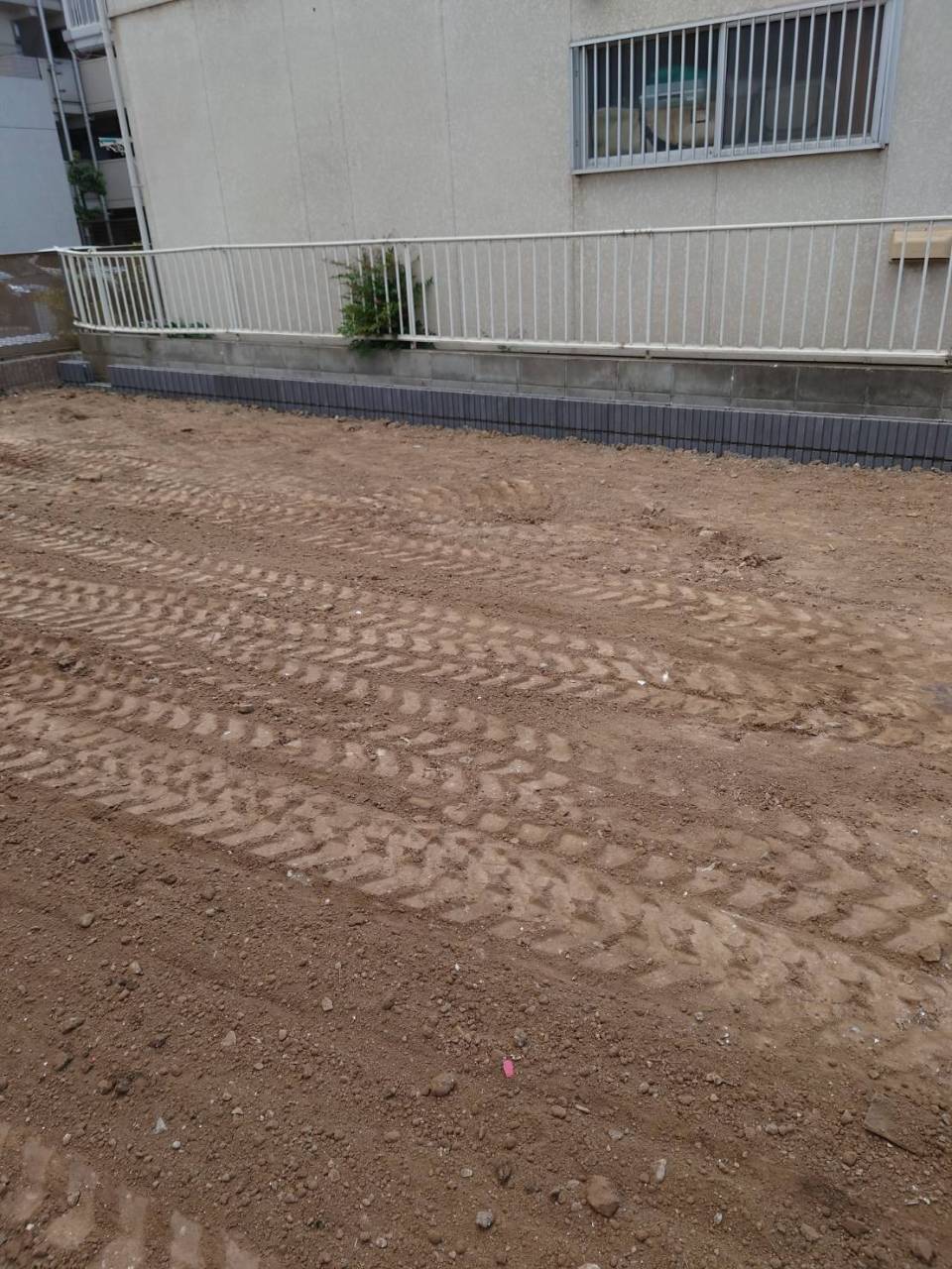 本日も神奈川県川崎市で土地の区分用の仕切りブロック積みに行きました❕☺